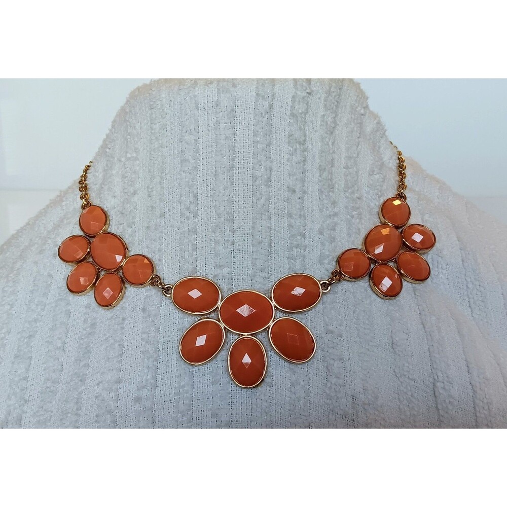 Signed Goldtone Coral Acrylic Cabachan Statement Necklace 15-17 in